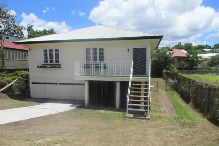 17 Balmoral Street, Hawthorne QLD 4171