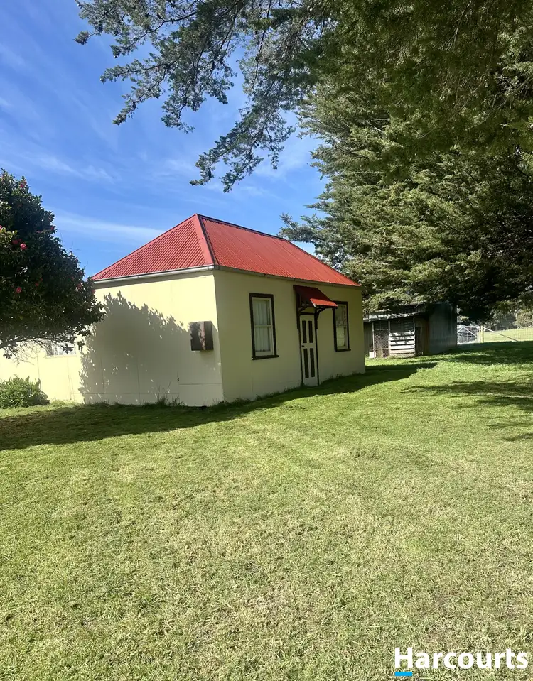 561a Holwell Road