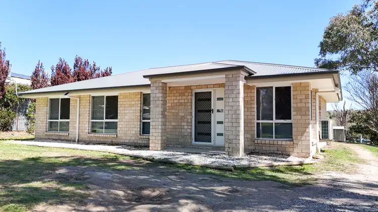 210 Logan Street, Tenterfield NSW 2372