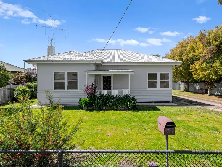 23 Lewis Street, Euroa VIC 3666