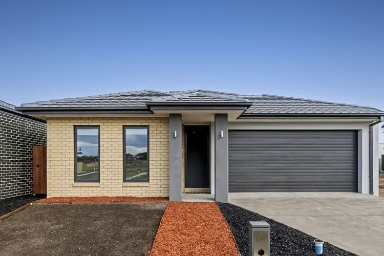 33 Birmingham Road, Cranbourne East VIC 3977