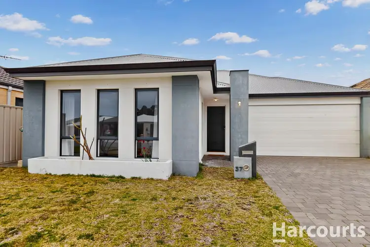 37 Vignerons Loop, Hocking WA 6065