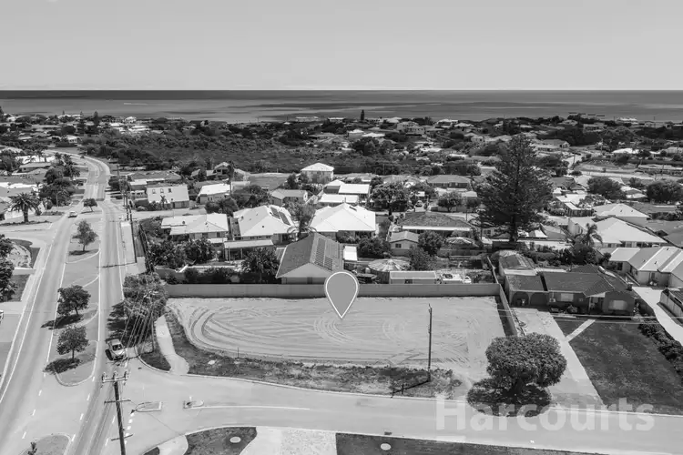 30 Lindley Road, Halls Head WA 6210