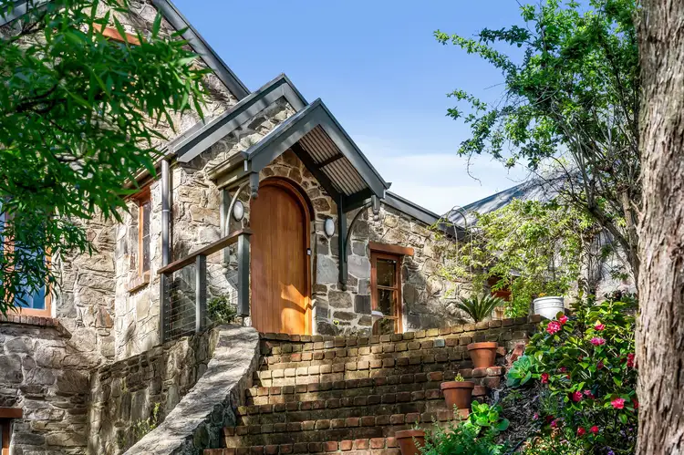 6 Heath Road, Crafers West SA 5152