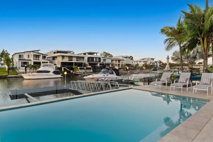 16 Harbourvue Court, Helensvale QLD 4212