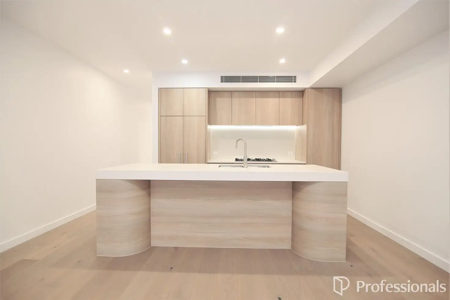 Main view of Homely townhouse listing, 11 Huntingfield Place, Ivanhoe VIC 3079