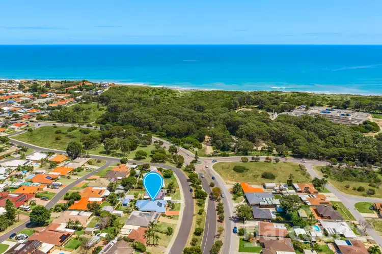 32 Melaleuca Terrace, Halls Head WA 6210