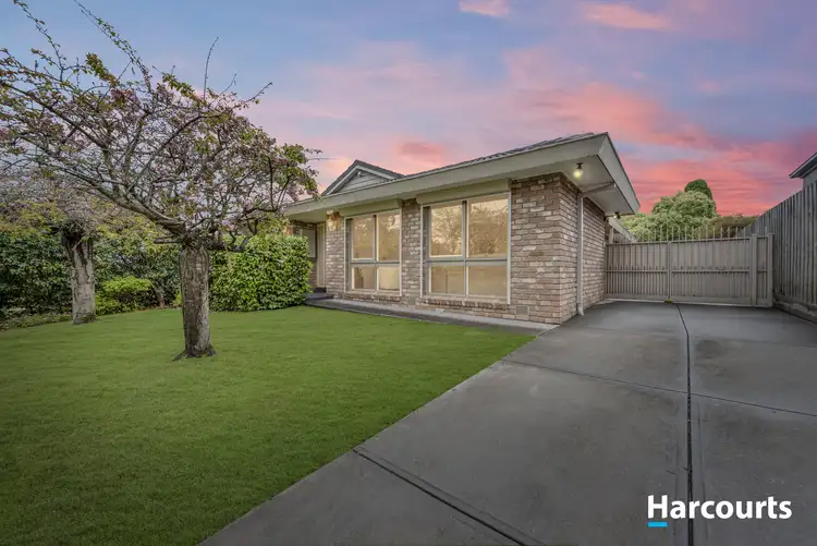 52 Woodleigh Crescent, Vermont South VIC 3133