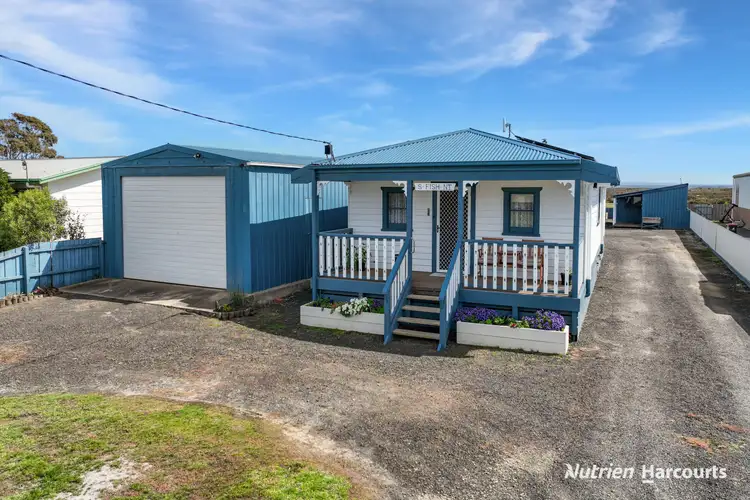 6 Fisher Street, Manns Beach VIC 3971