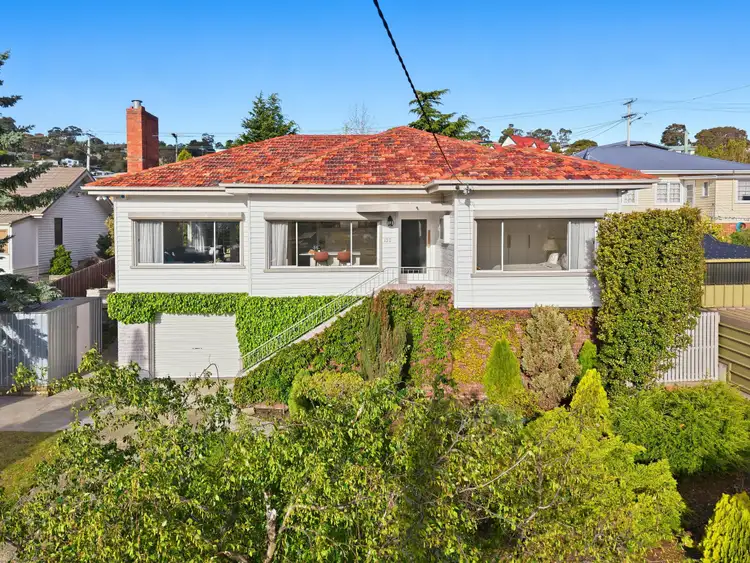 132 East Derwent Highway, Lindisfarne TAS 7015