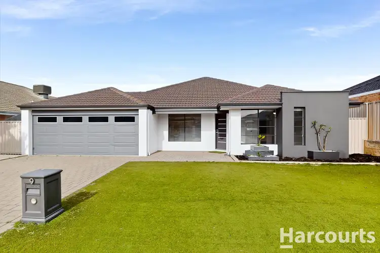 9 Liriope Parkway, Sinagra WA 6065