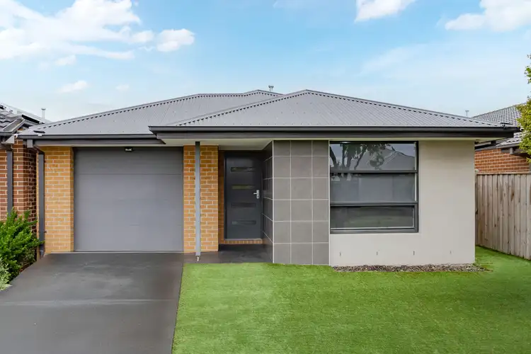 28 Calypso Drive, Mickleham VIC 3064