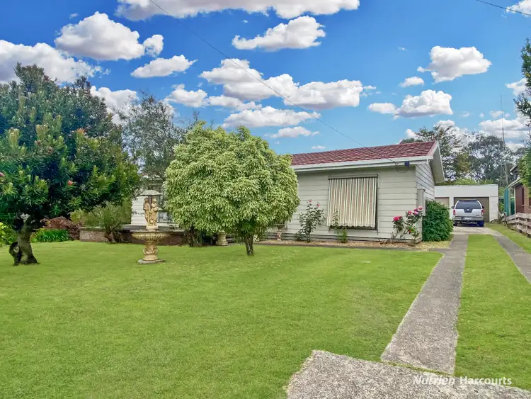13 Russell Street, Casterton VIC 3311