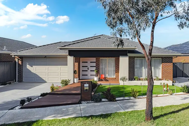 16 Peninsula Crescent, Craigieburn VIC 3064