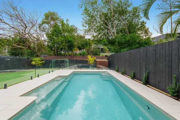 27 Tugulawa Street, Balmoral QLD 4171