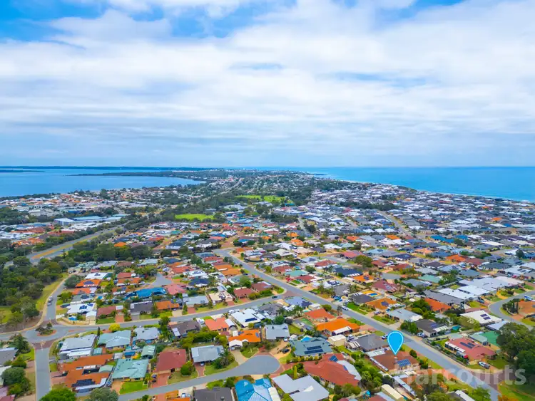 52 Floribunda Avenue, Halls Head WA 6210