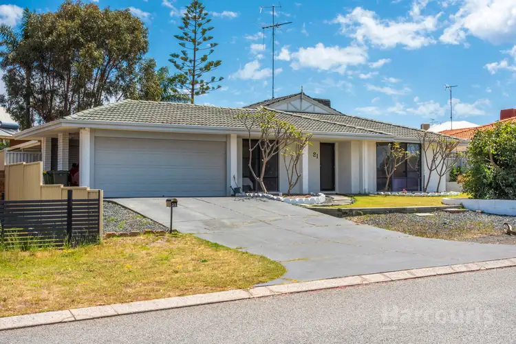 21 Silvertop Avenue, Halls Head WA 6210