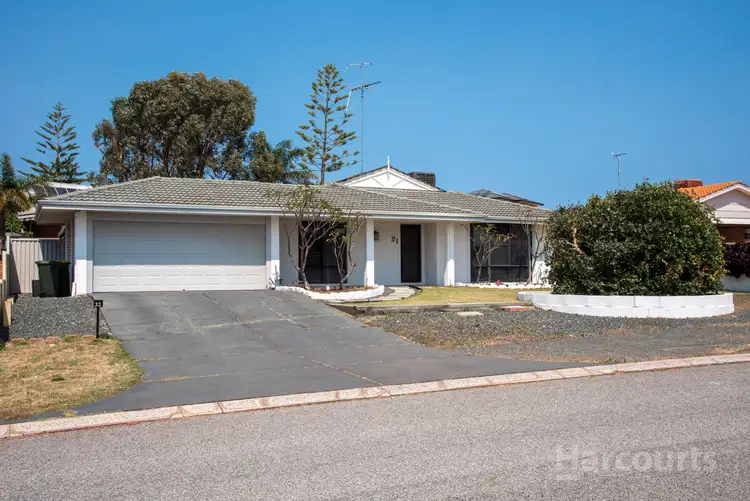 21 Silvertop Avenue, Halls Head WA 6210