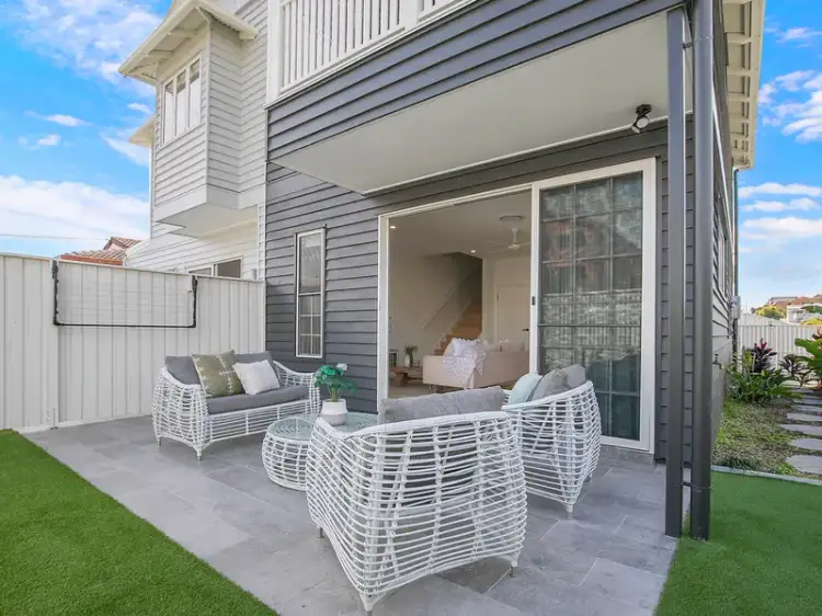 48 Wellington Street, Coorparoo QLD 4151