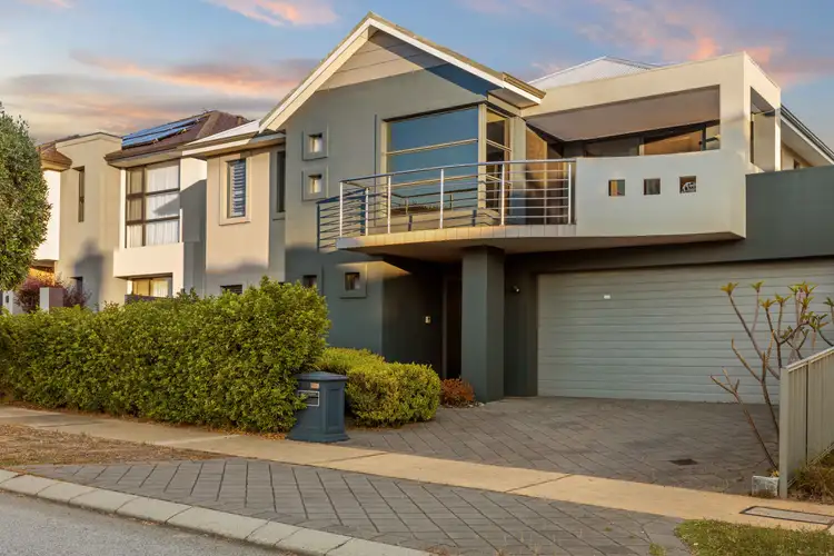 13 Crowley Vista, Salter Point WA 6152