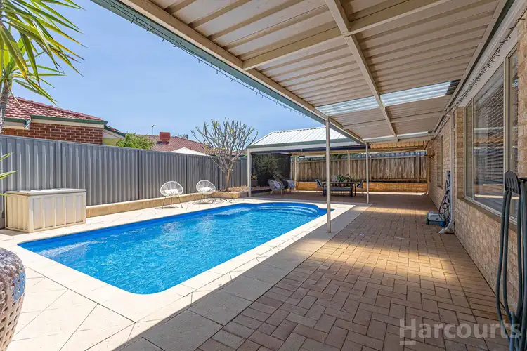 10 Everglades Parade, Landsdale WA 6065