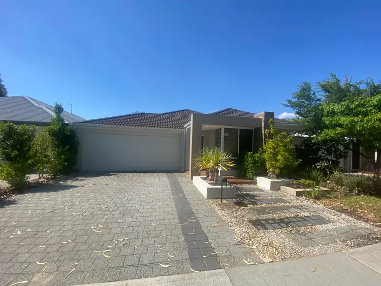 11 Windermere Boulevard