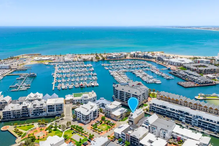 2/16 Torcello Mews, Mandurah WA 6210