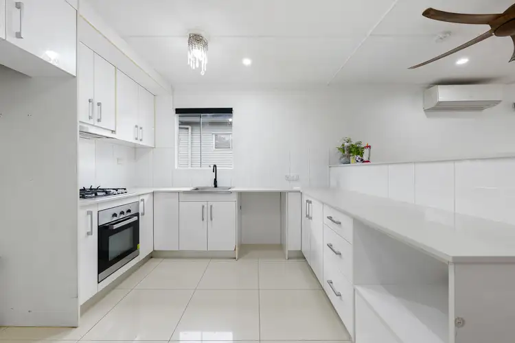 1570A Creek Road, Carina QLD 4152