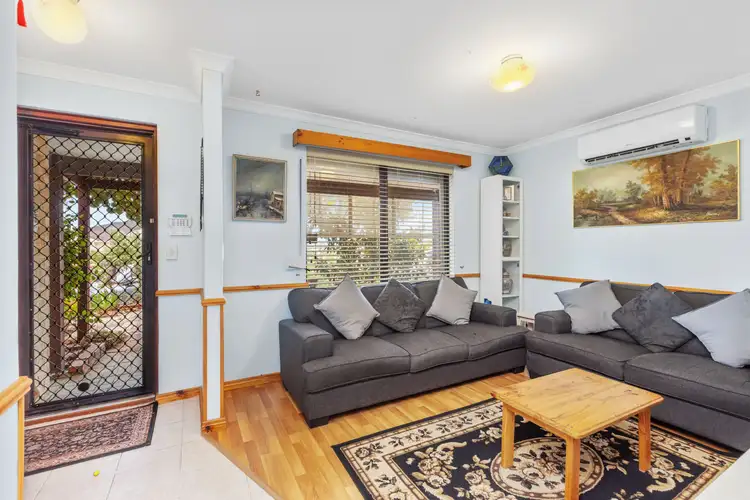 112 Highclere Boulevard