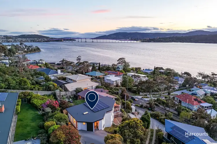 128A Derwent Avenue, Lindisfarne TAS 7015