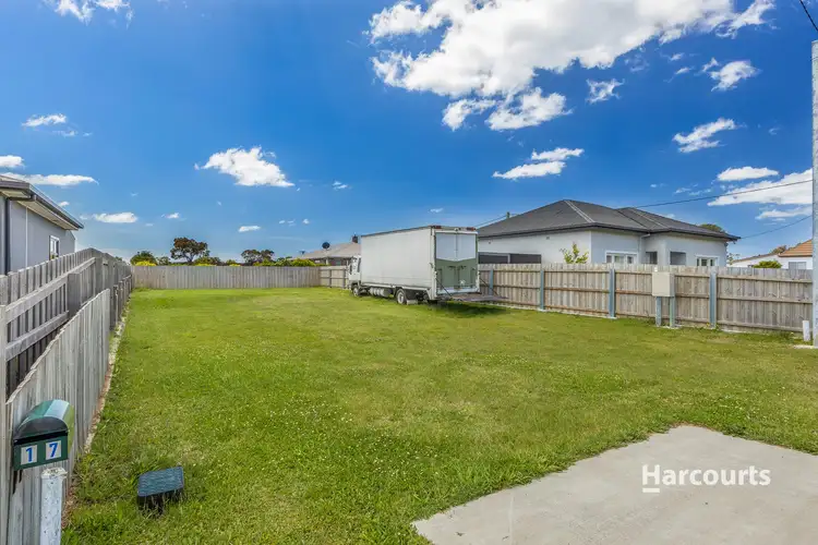17 Simpson Street, Somerset TAS 7322