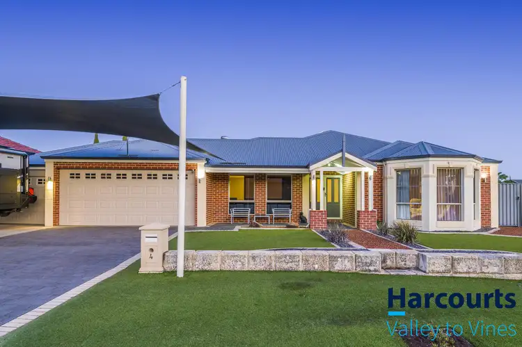 4 Nouveau Turn, Aveley WA 6069