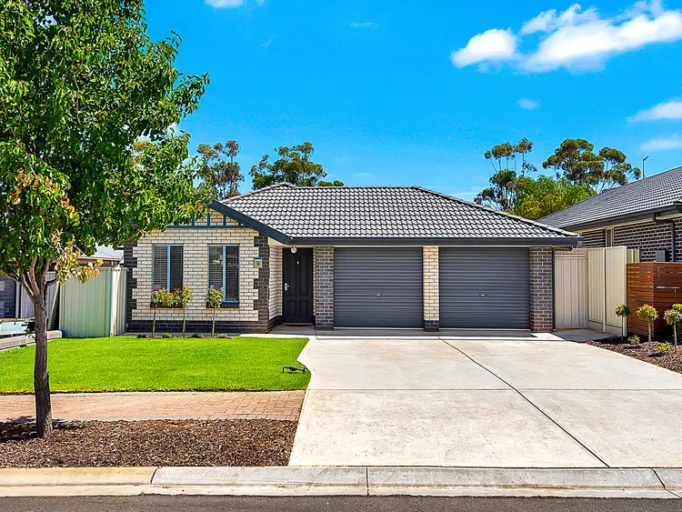 25 Knightley Circuit