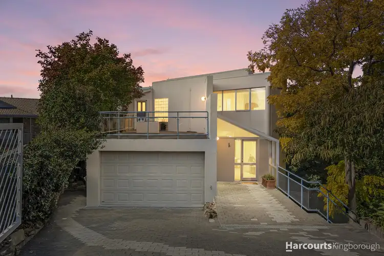 6 Montgomery Court