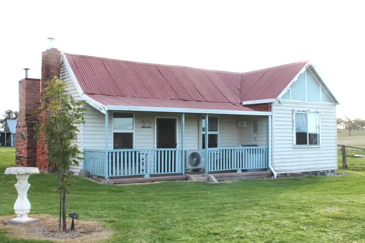 1672 Red Range Road