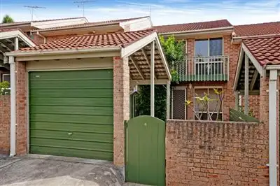 4/2 Canyon Road, Baulkham Hills NSW