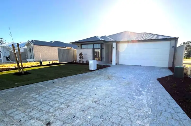 3 Whetstone Road