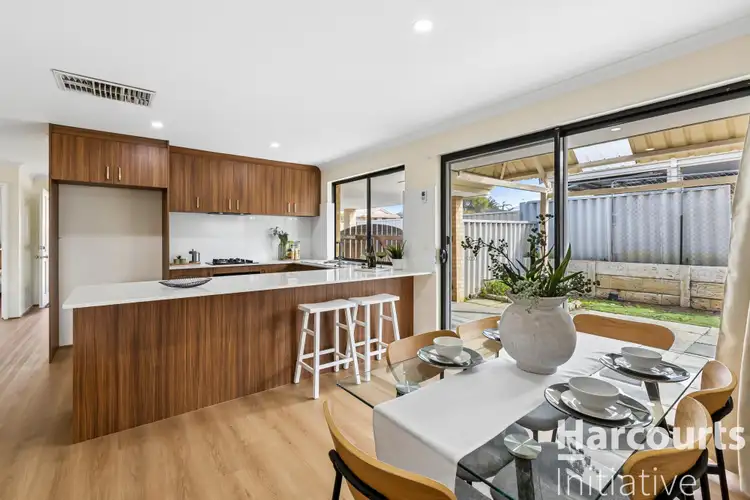 34 Elkington Mews