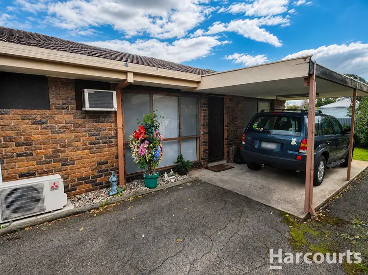 8 McLachlan Street