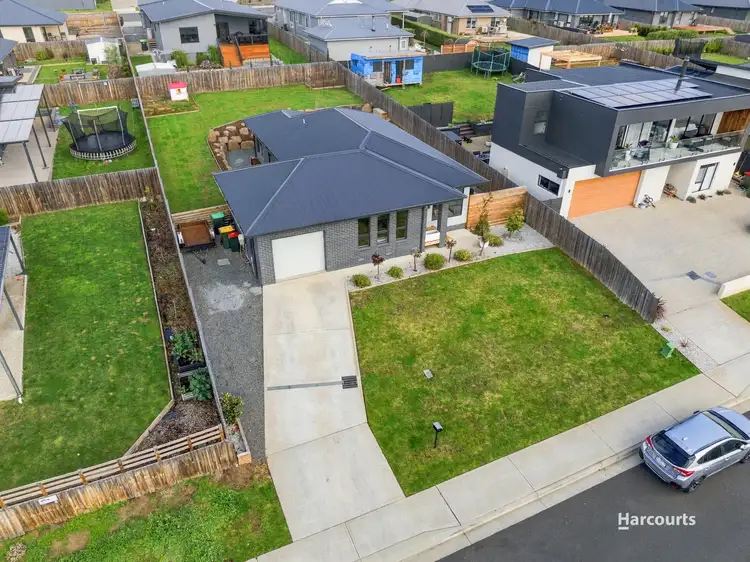 3 Henwood Drive