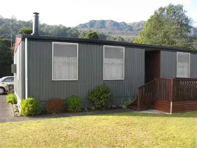 2-2A Victoria Street, Tullah TAS