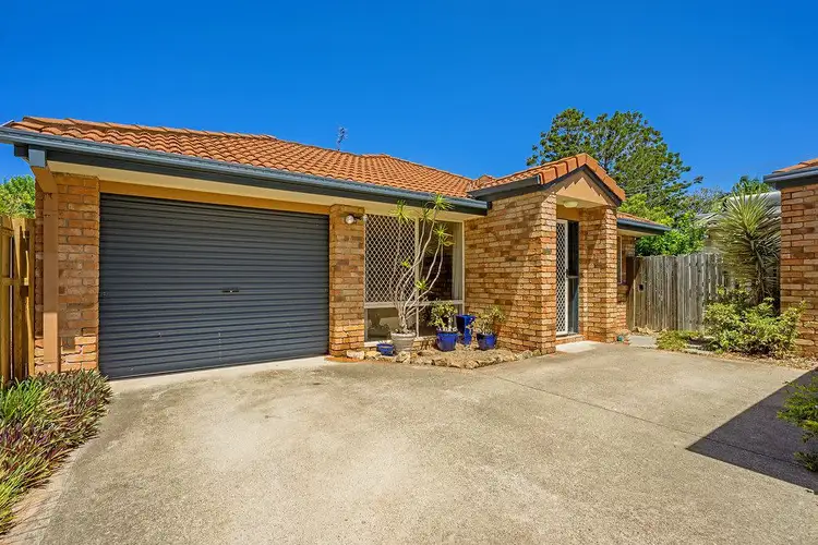 2/8 Government Road, Labrador QLD 4215