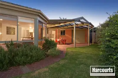 15 Warranqite Crescent, Hastings VIC