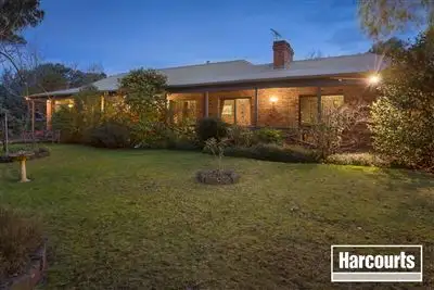8 Homewood Road, Cranbourne South VIC 3977