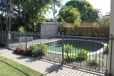 14 Albicore Street, Mermaid Waters QLD 4218
