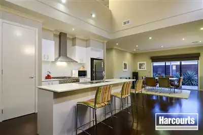 14 Kindred Ave, Cranbourne North VIC 3977