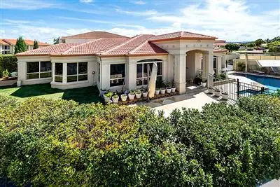 35 Meadow Lake Drive, Carrara QLD 4211