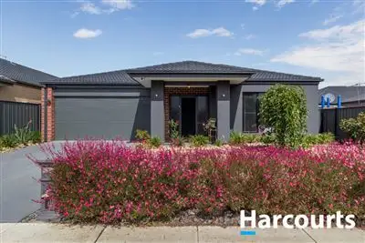 4 Blackforest Way, Clyde North VIC 3978