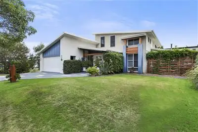 2 Red Gum Crescent, Wakerley QLD 4154