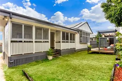 6 Knutsford Street, Chermside West QLD 4032